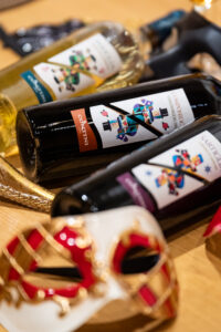 Carnevale in Cantina alla Contini 1898 di Cabras con la linea vini Sartiglia
